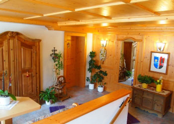 haus wöster ferienwohnung in lech stiegenhaus